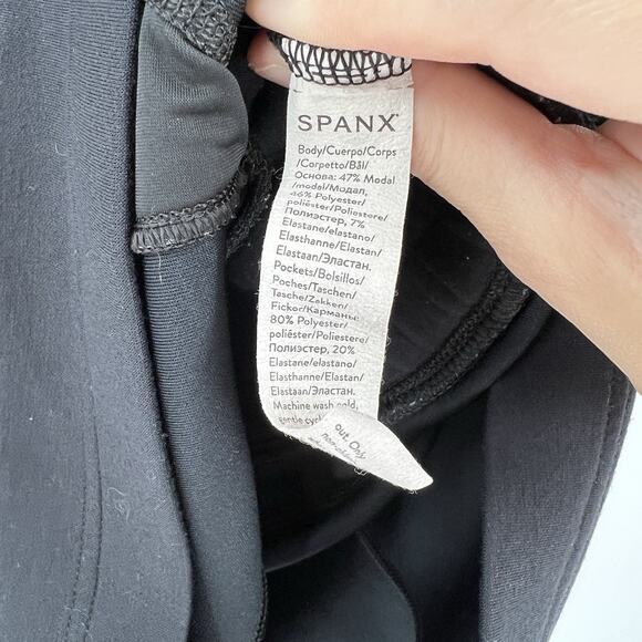 SPANX‎ AirEssentials Short Sleeve Romper Pockets Soft Airluxe Black Size XS - Picture 11 of 12